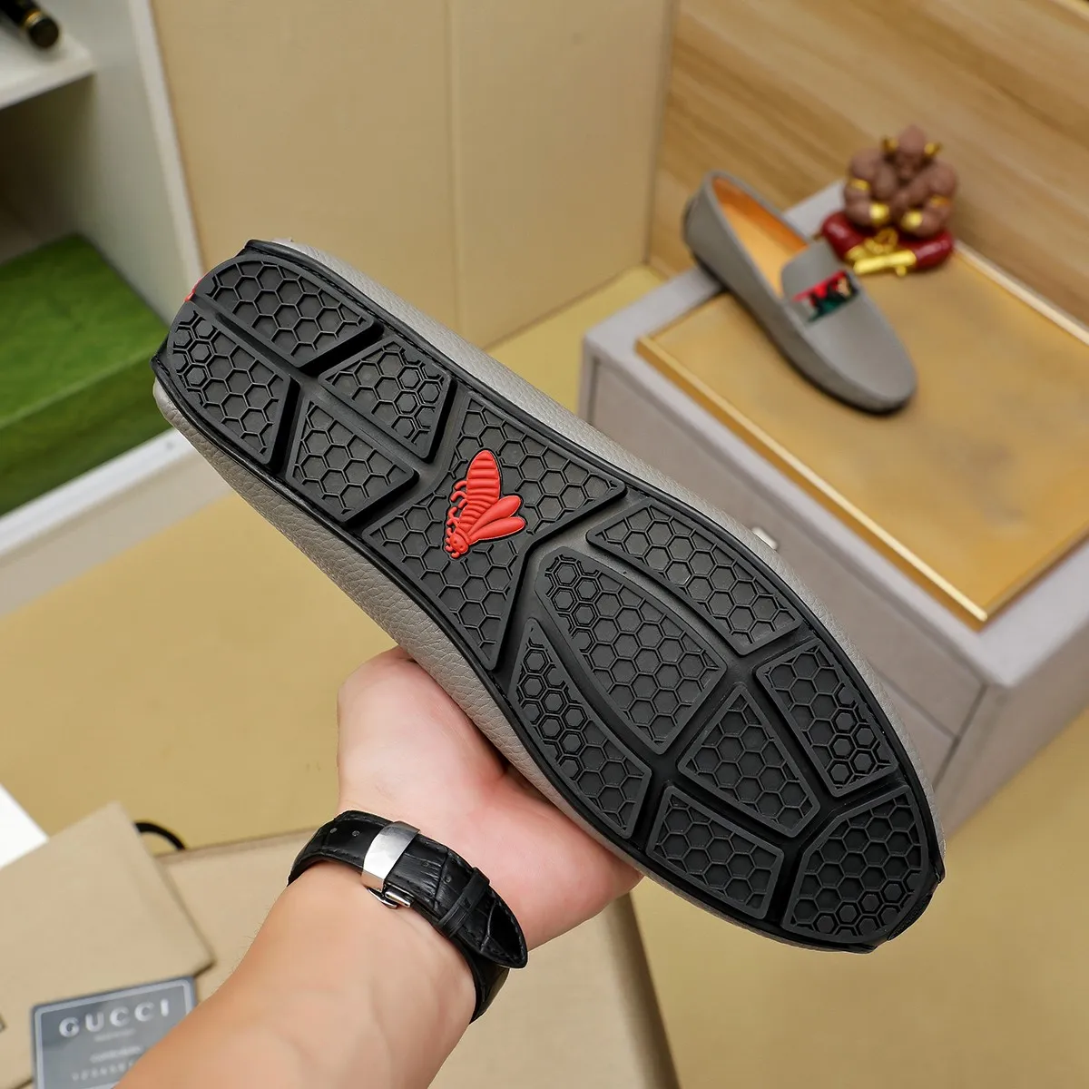 Men's shoes 💰360💰💰GUCCI Gucci official website synchronizes the latest model 🛃The upper is made of imported cowhide, 🐷leather lining, rubber outsole, 🎩🎩top-notch handcrafted workmanship with fine stitches and threads🔍definitely satisfy those perfectionist men who pursue high luxury quality 👏 Colors available! Code number 38-45 Large quantity in stock